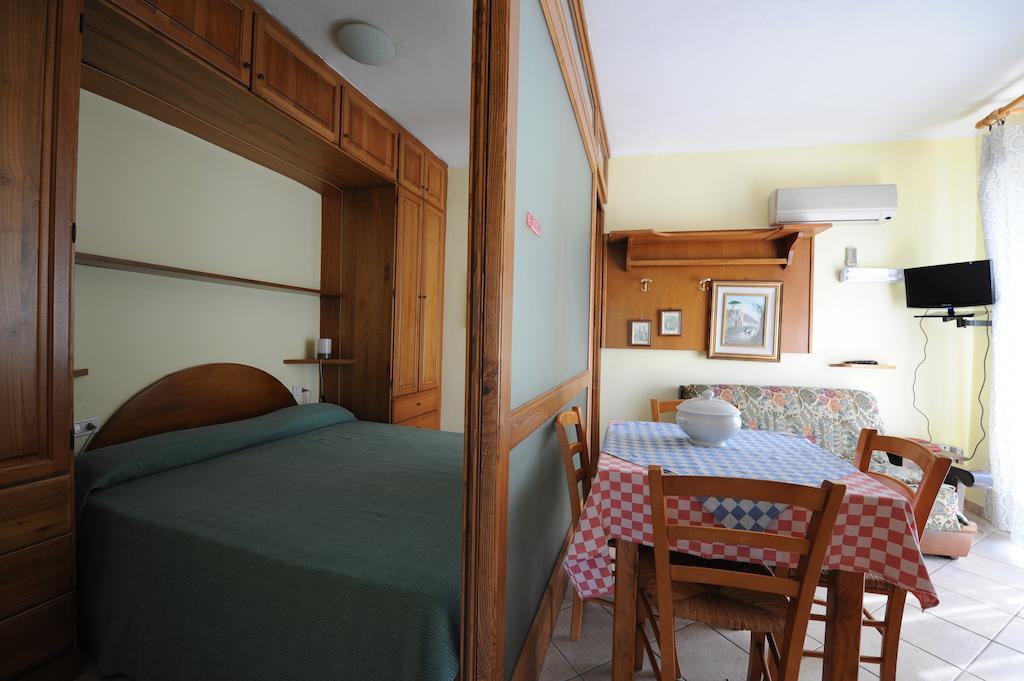 Residence Vacanza Mare マリーナ・ディ・カンポ エクステリア 写真